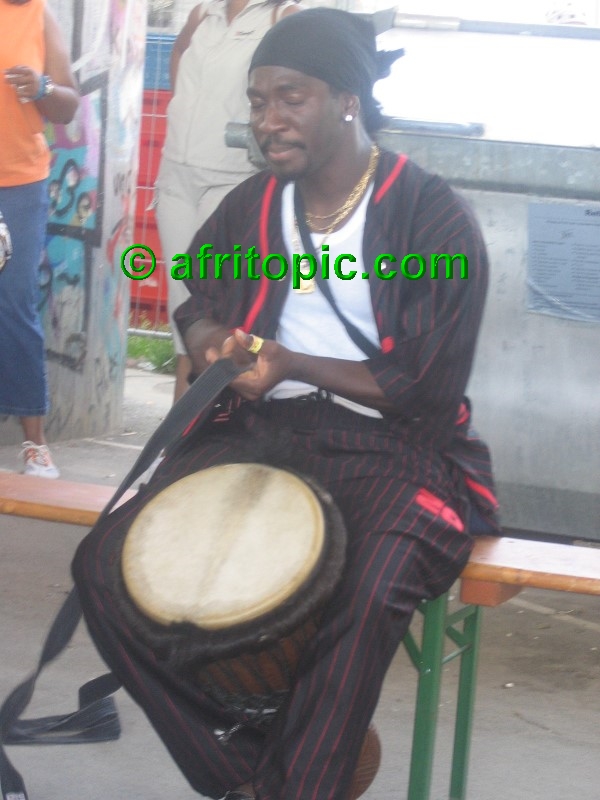 ../Images/AfricaFestival-28-29May05 047.jpg